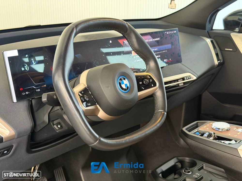 BMW iX xDrive 40 Pack Desportivo - 23