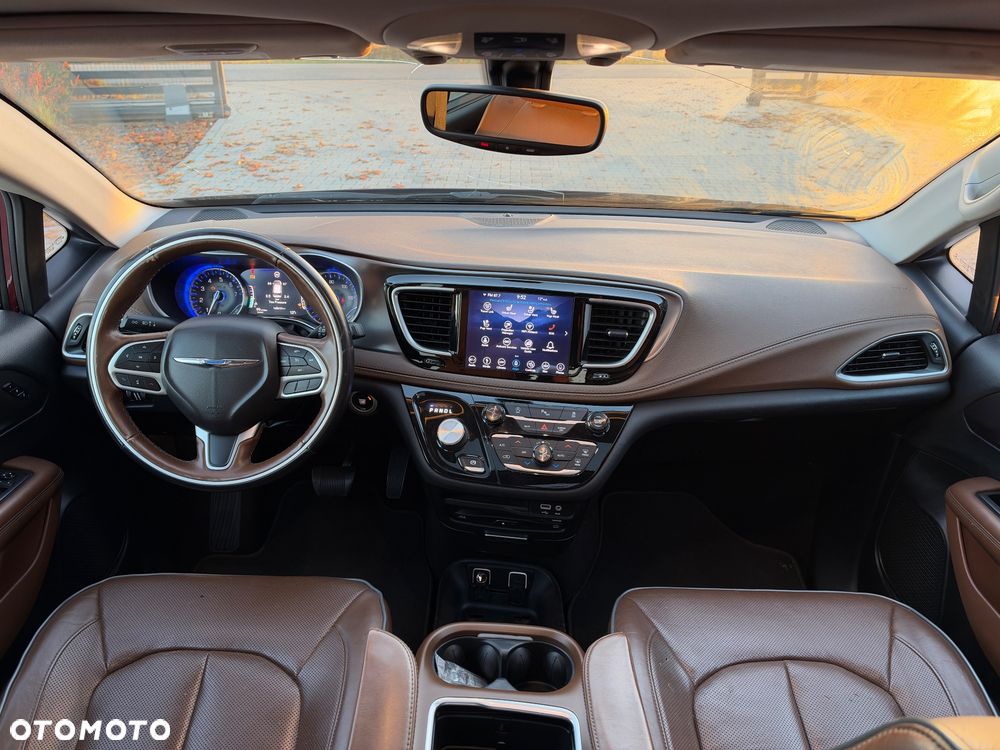 Chrysler Pacifica - 20
