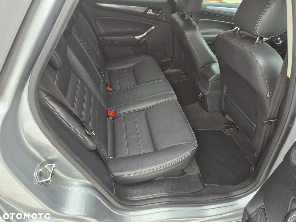 Ford Mondeo 2.0 TDCi Titanium X - 16