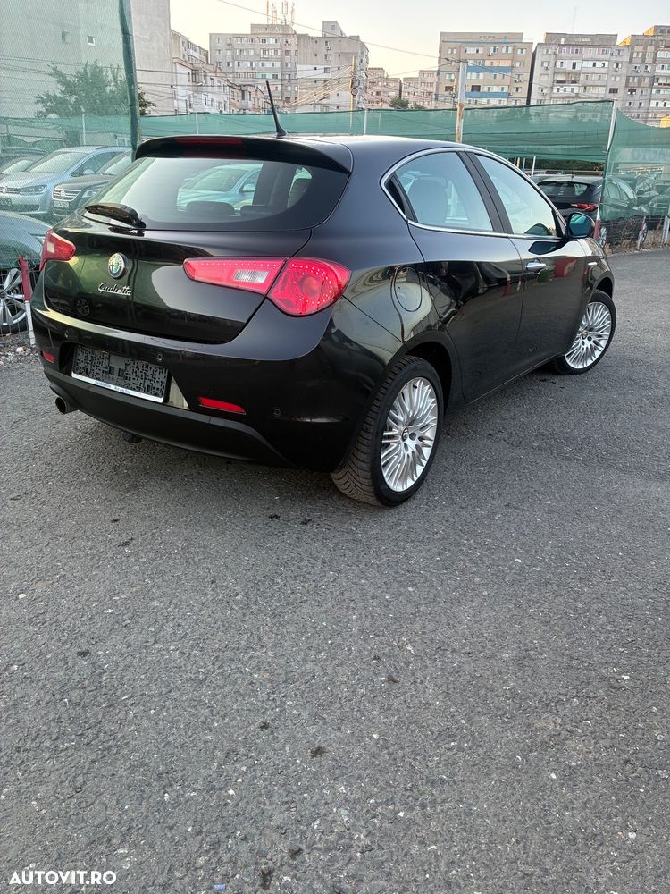Alfa Romeo Giulietta 1.4 M-Air TCT Distinctive - 2