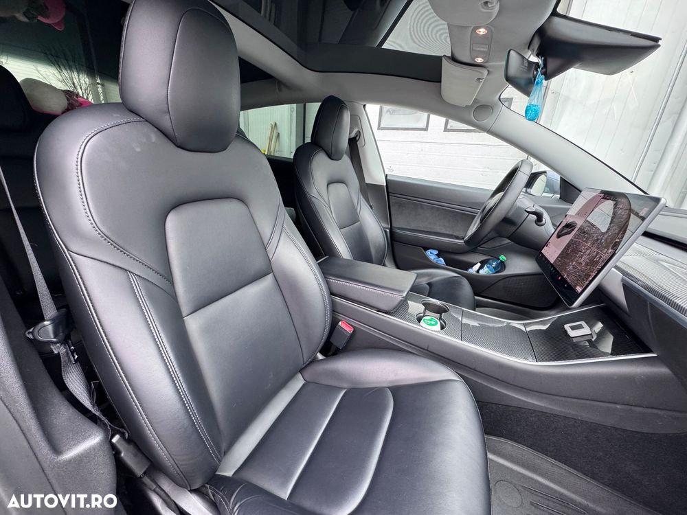 Tesla Model 3 - 7