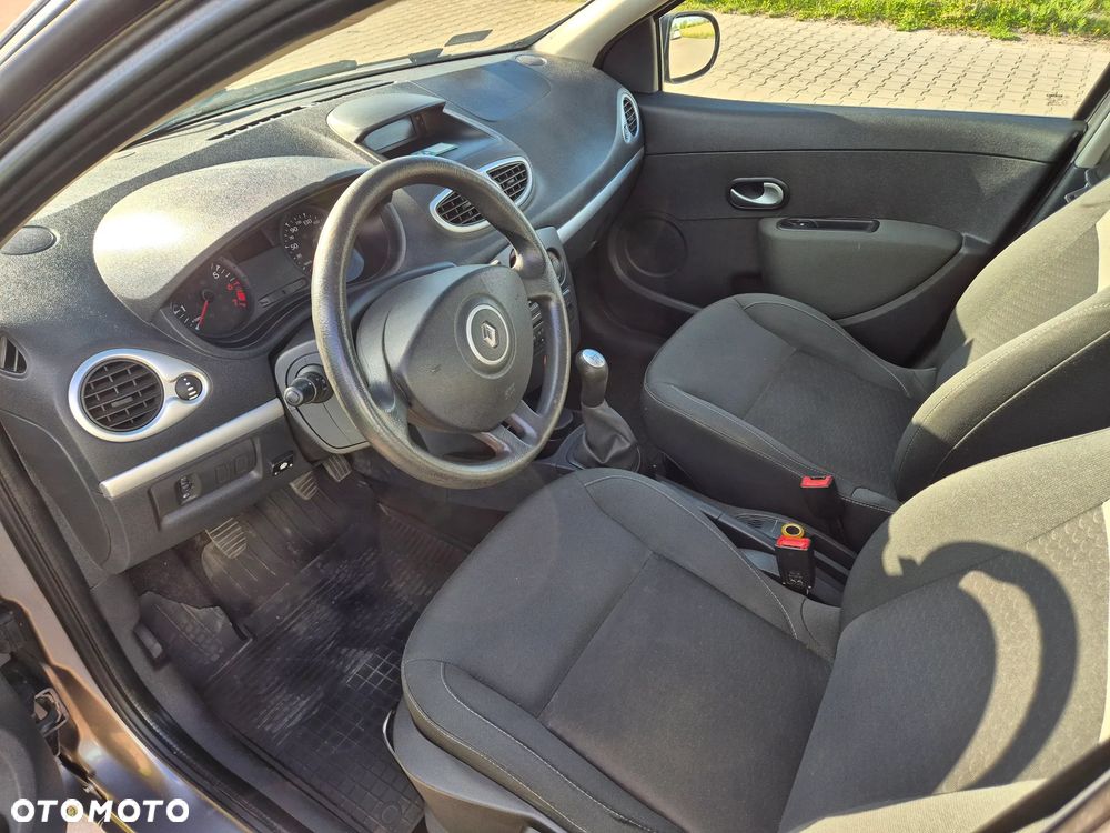 Renault Clio - 6
