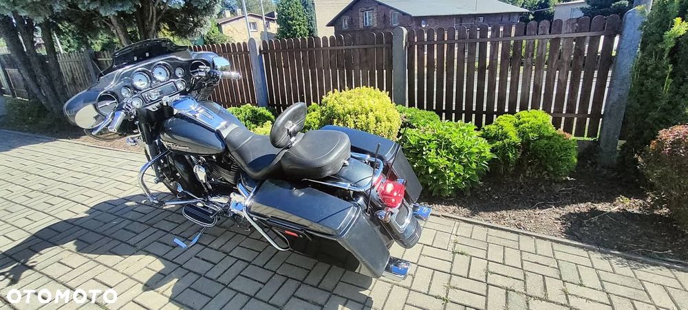 Harley-Davidson Touring Street Glide - 19