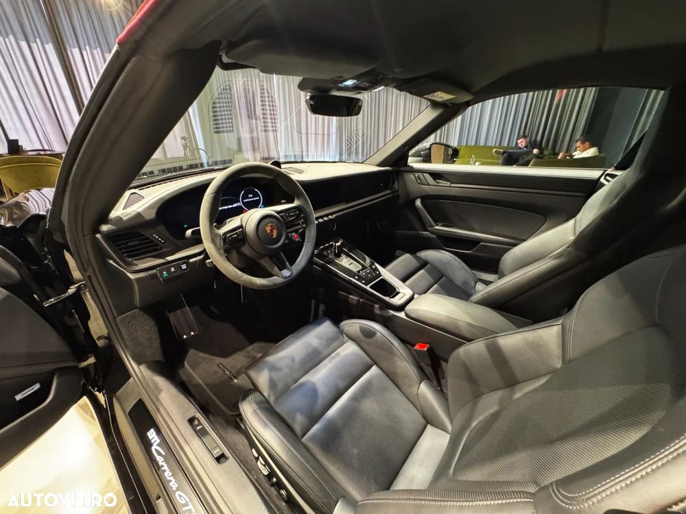 Porsche 911 GTS PDK - 22