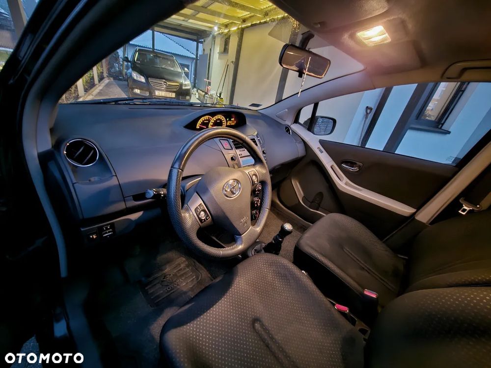 Toyota Yaris 1.33 Sol - 17