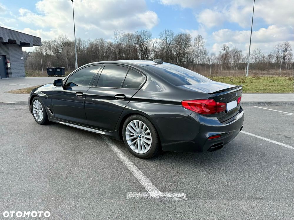 BMW Seria 5 M550i xDrive - 4