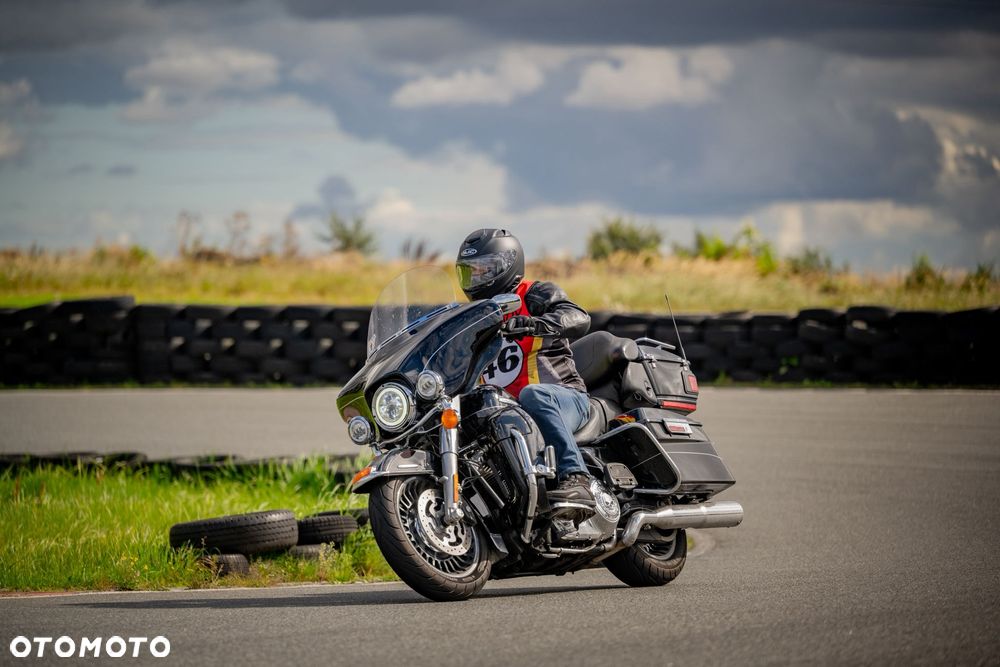 Harley-Davidson Touring Electra Glide - 24