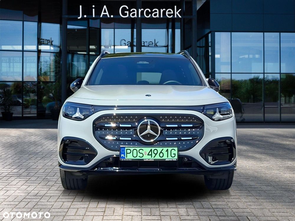 Mercedes-Benz GLB - 9