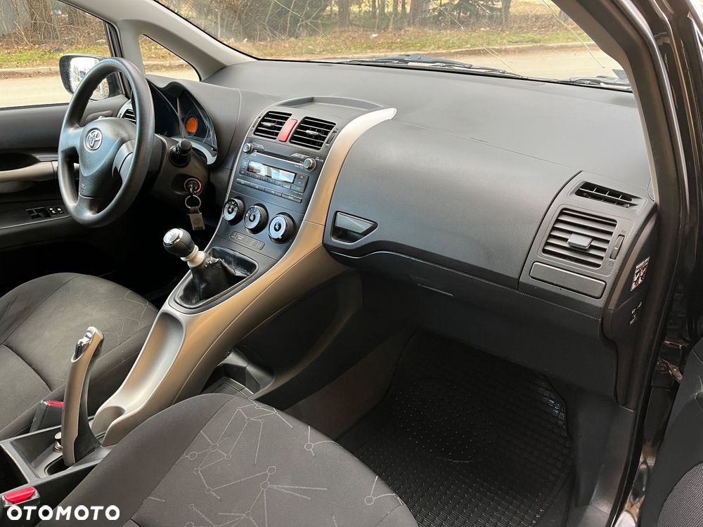 Toyota Auris 1.4 D-4D Premium - 8