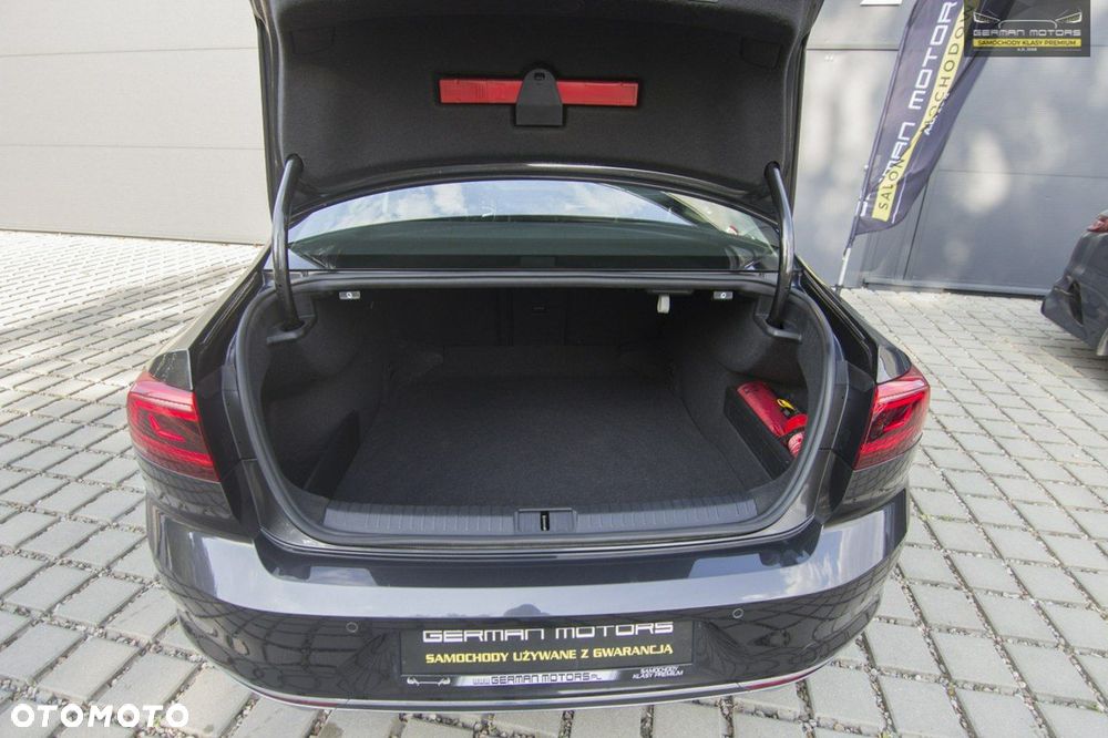 Volkswagen Passat - 33