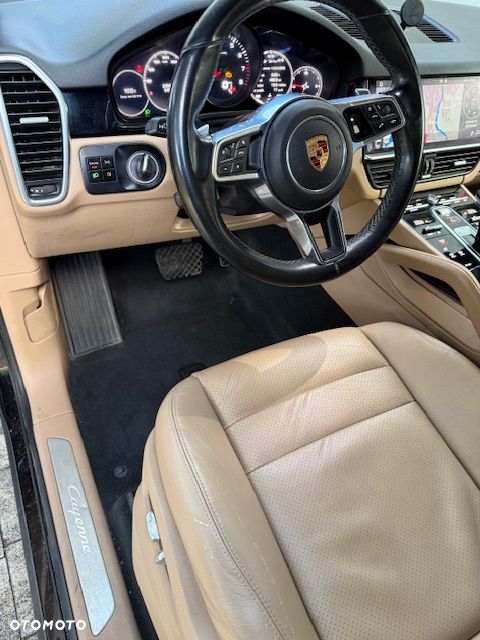 Porsche Cayenne Standard - 9