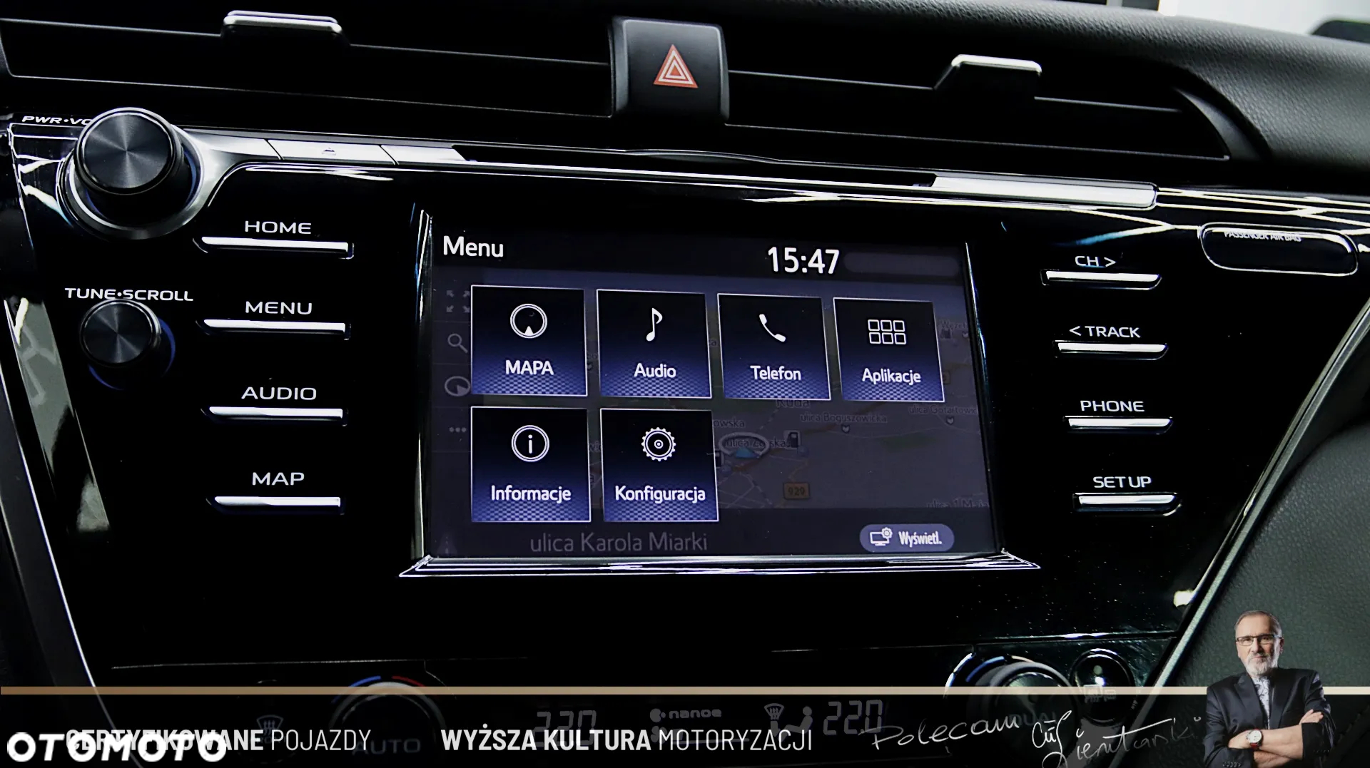 Toyota Camry 2.5 Hybrid Comfort CVT - 24