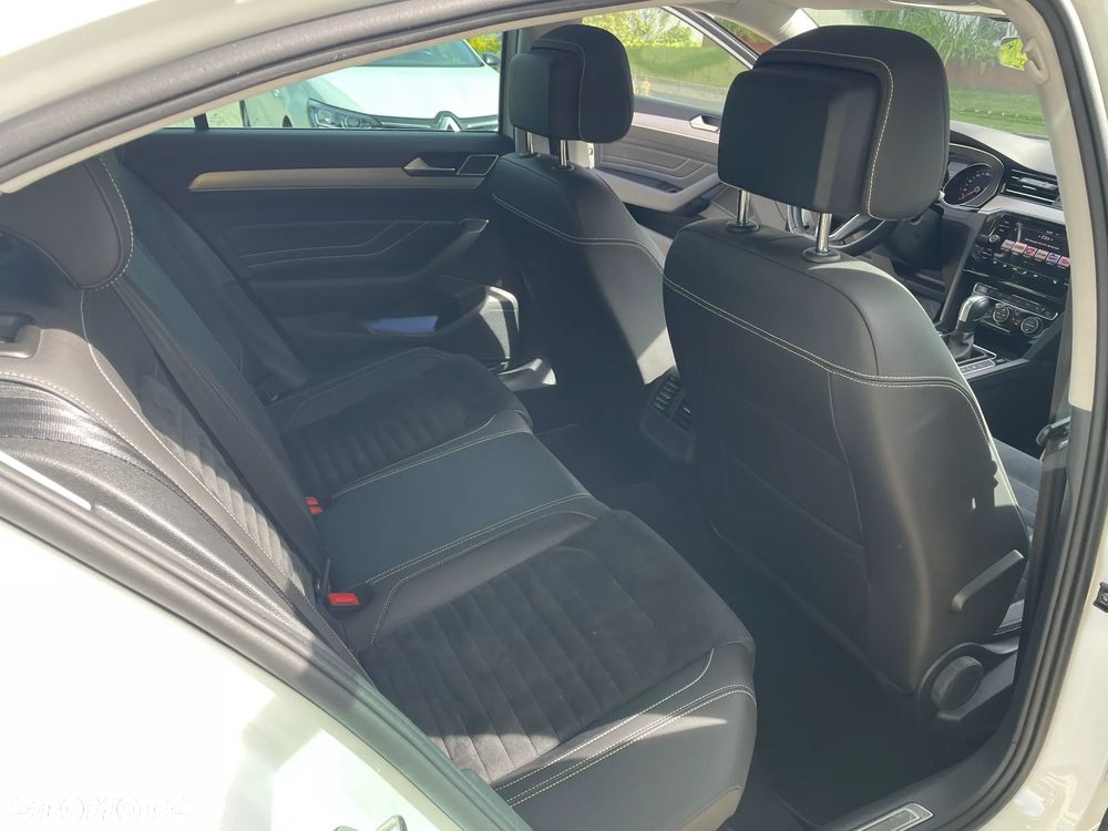 Volkswagen Passat 2.0 TSI Elegance DSG - 25