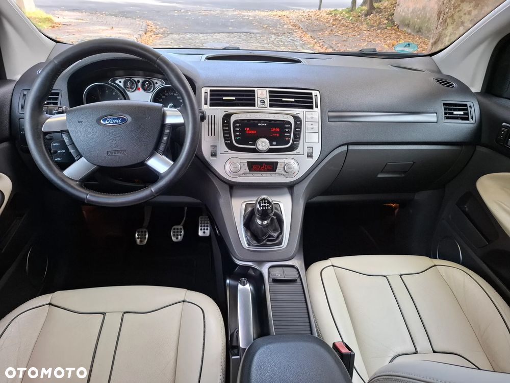 Ford Kuga - 11