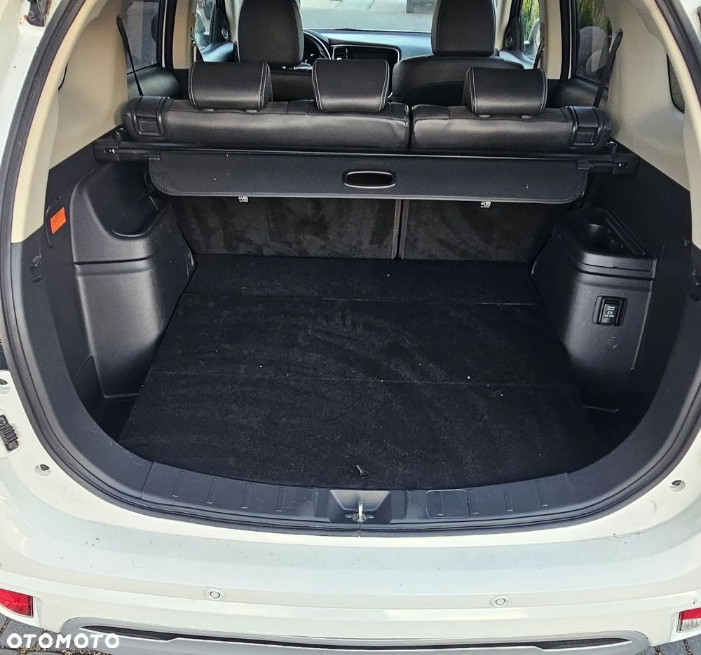 Mitsubishi Outlander - 17