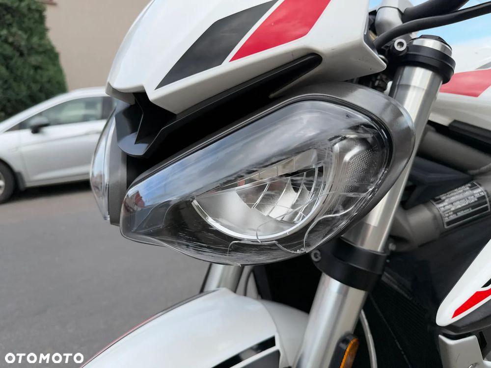 Triumph Street Triple - 21