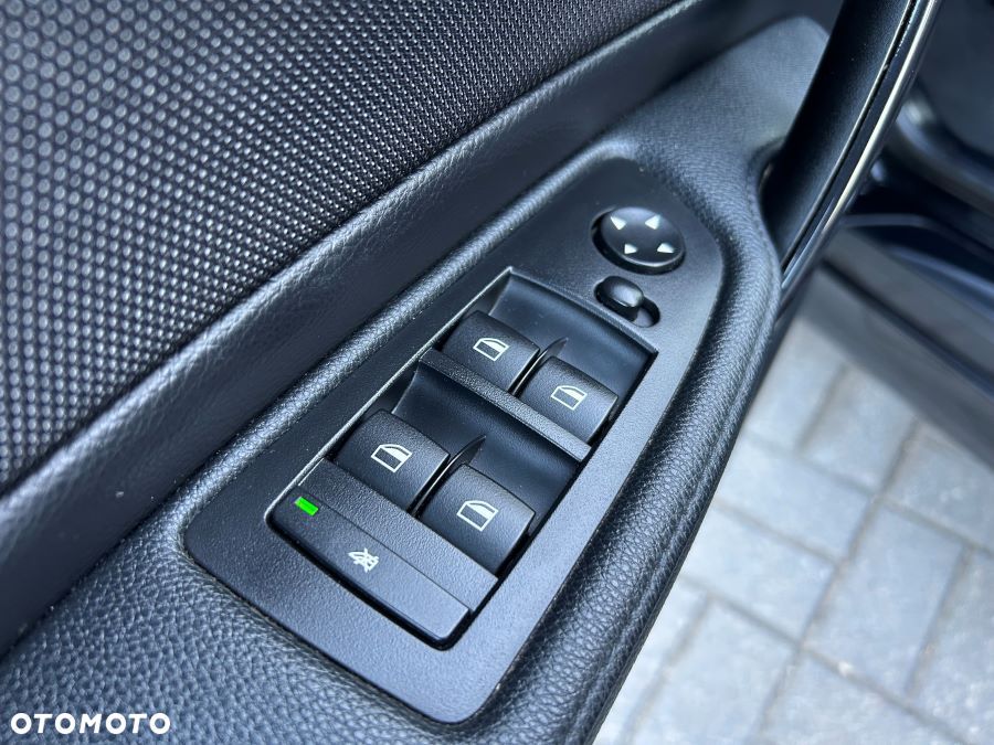 BMW Seria 1 118d Sport Line - 13