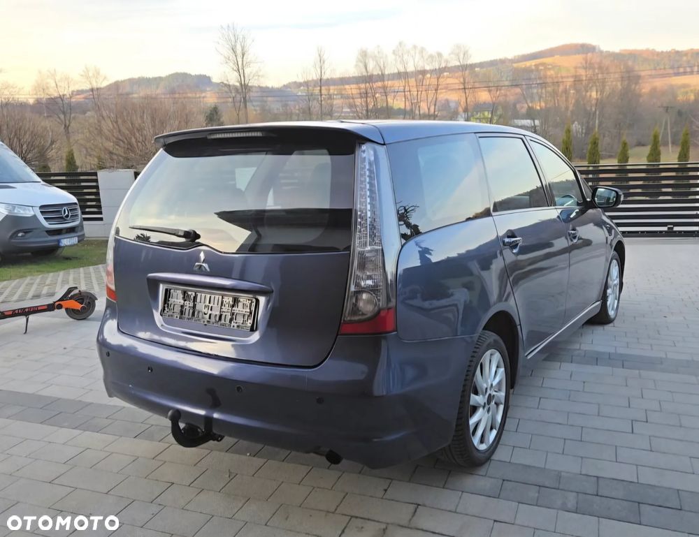 Mitsubishi Grandis 2.0 DI-D 7-Sitzer Intense - 11