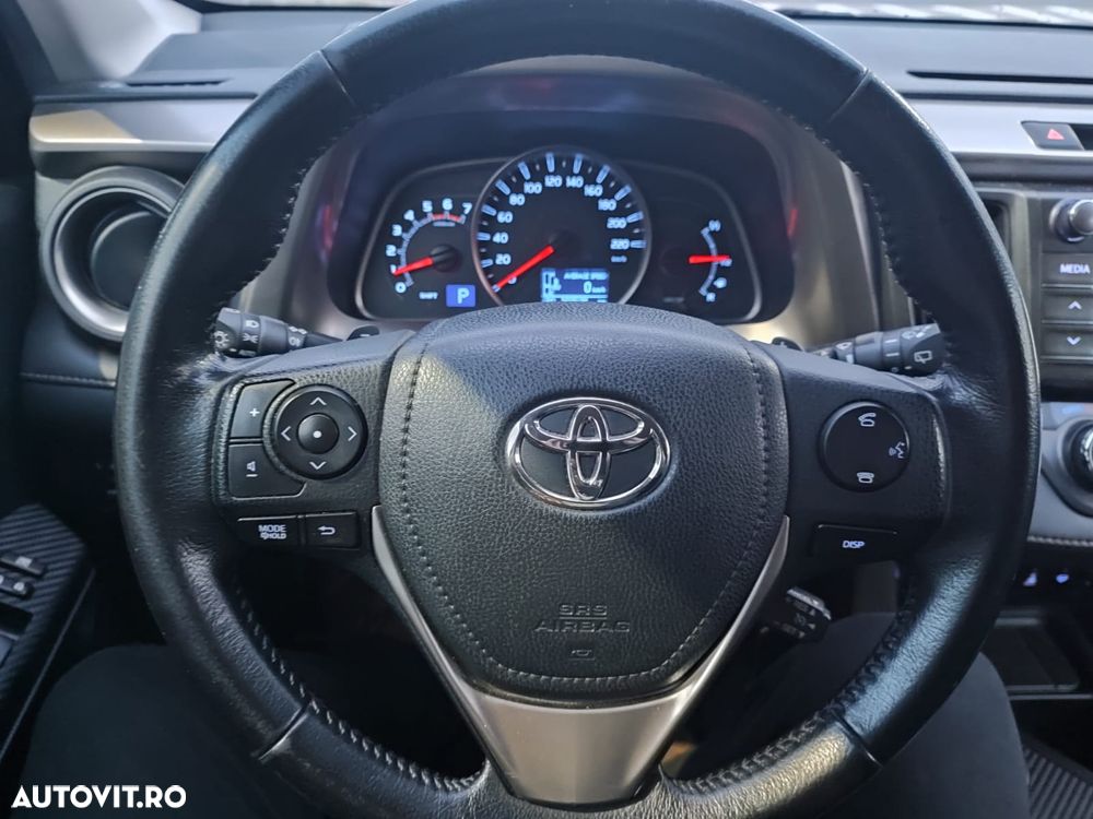 Toyota RAV4 2.2 D-4CAT 4WD Aut Luxury 18" - 10