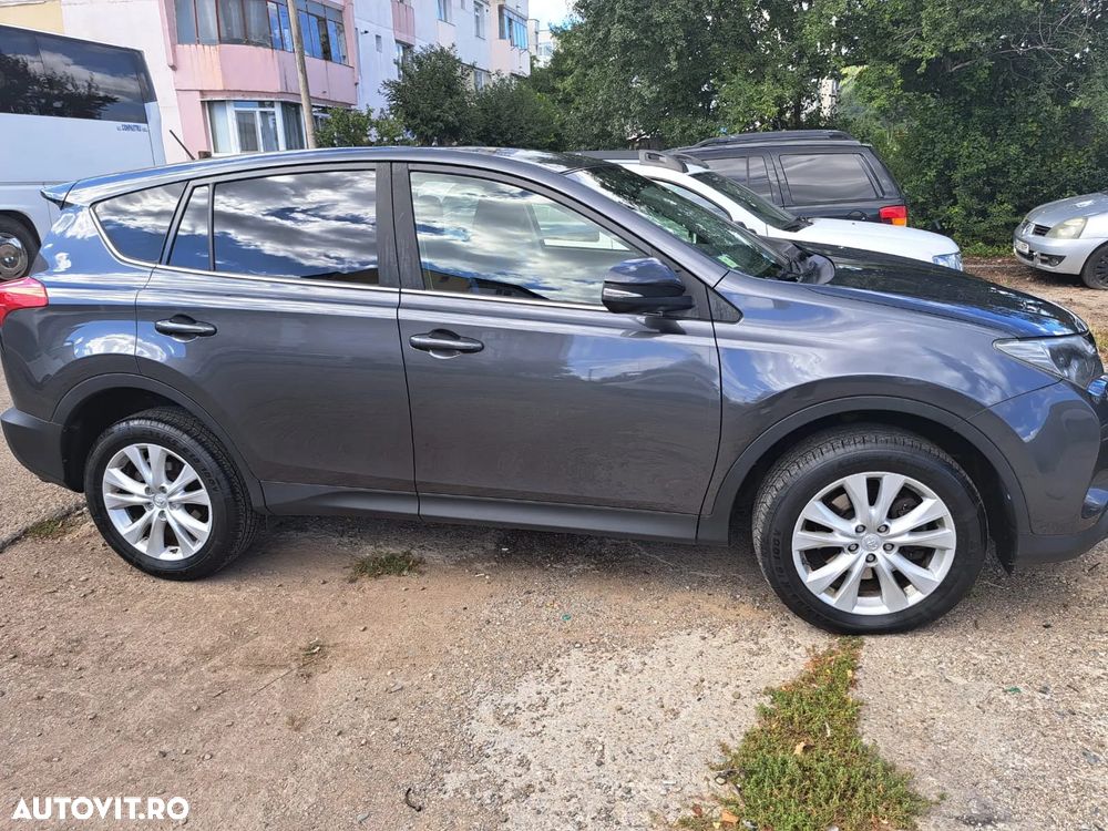 Toyota RAV4 - 1
