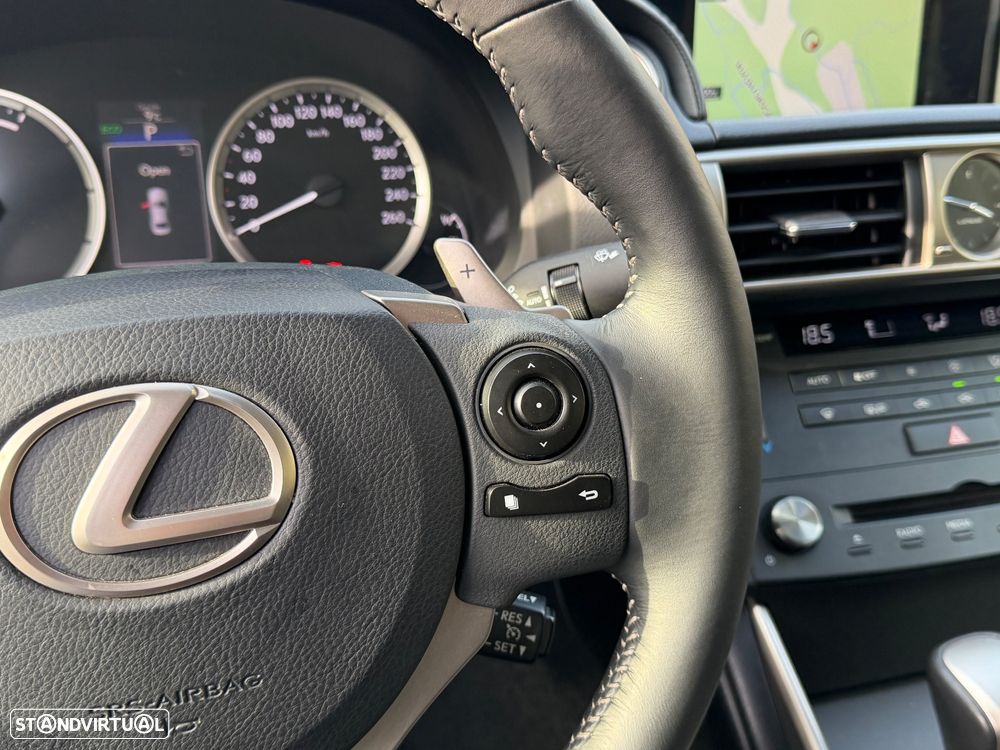 Lexus IS 300H Pack Executive+ - 46