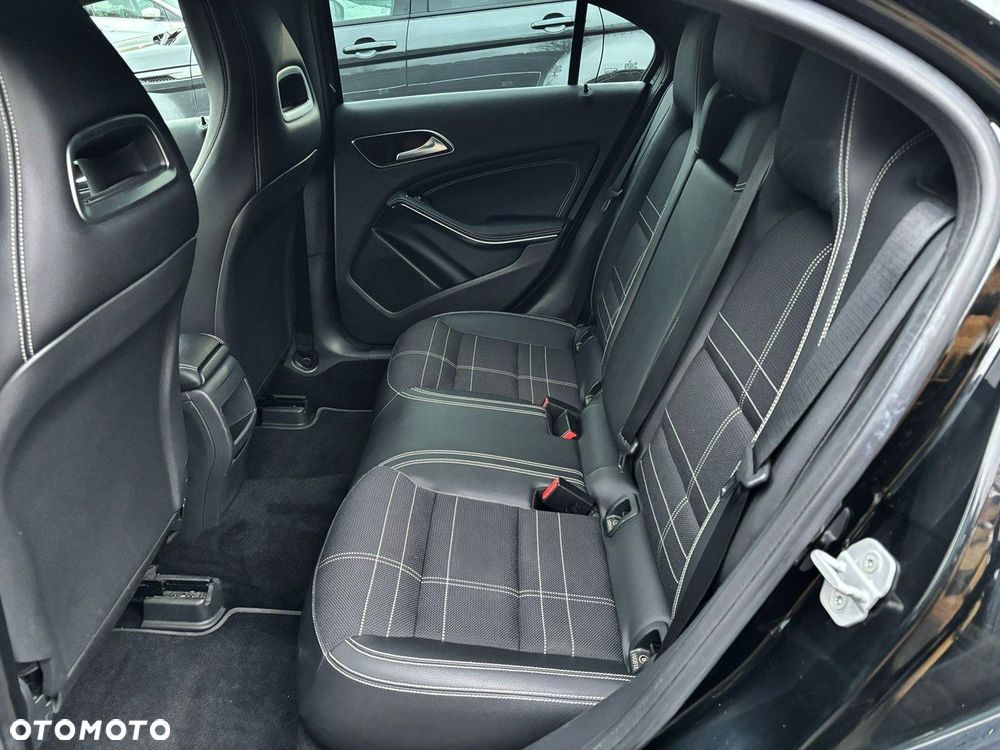 Mercedes-Benz Klasa A 180 Urban - 19