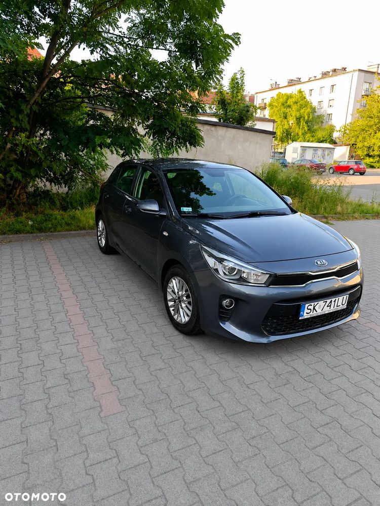 Kia Rio 1.2 L - 2