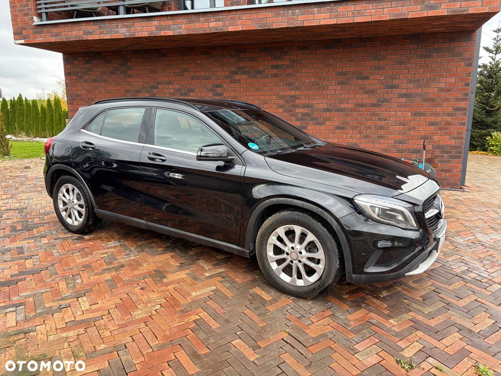 Mercedes-Benz GLA 180 d 7G-DCT - 9