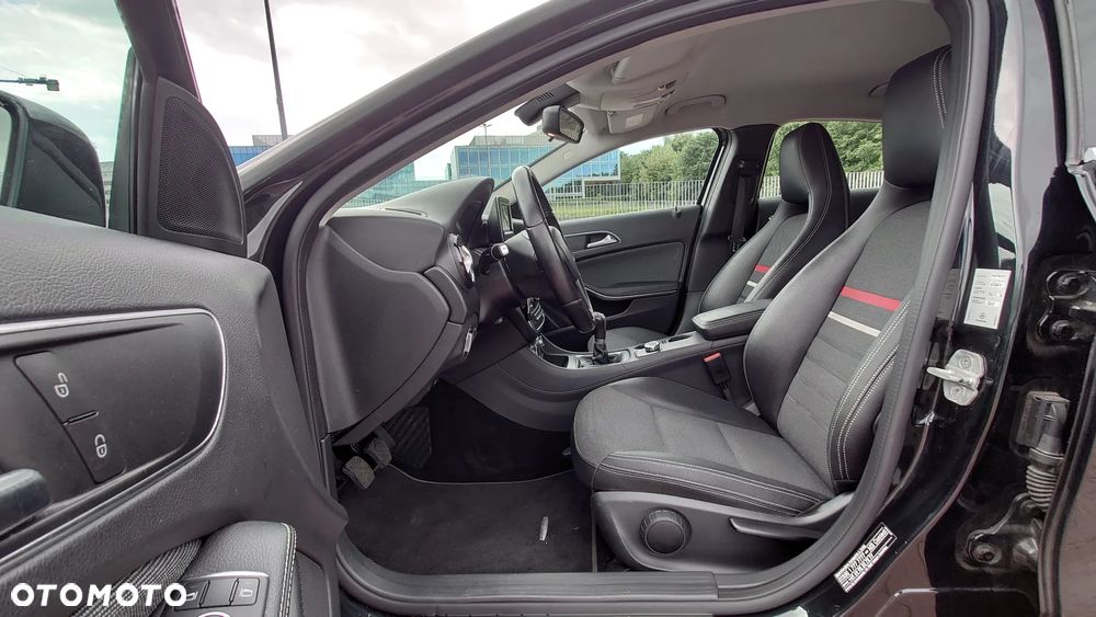 Mercedes-Benz Klasa A 180 (BlueEFFICIENCY) - 21