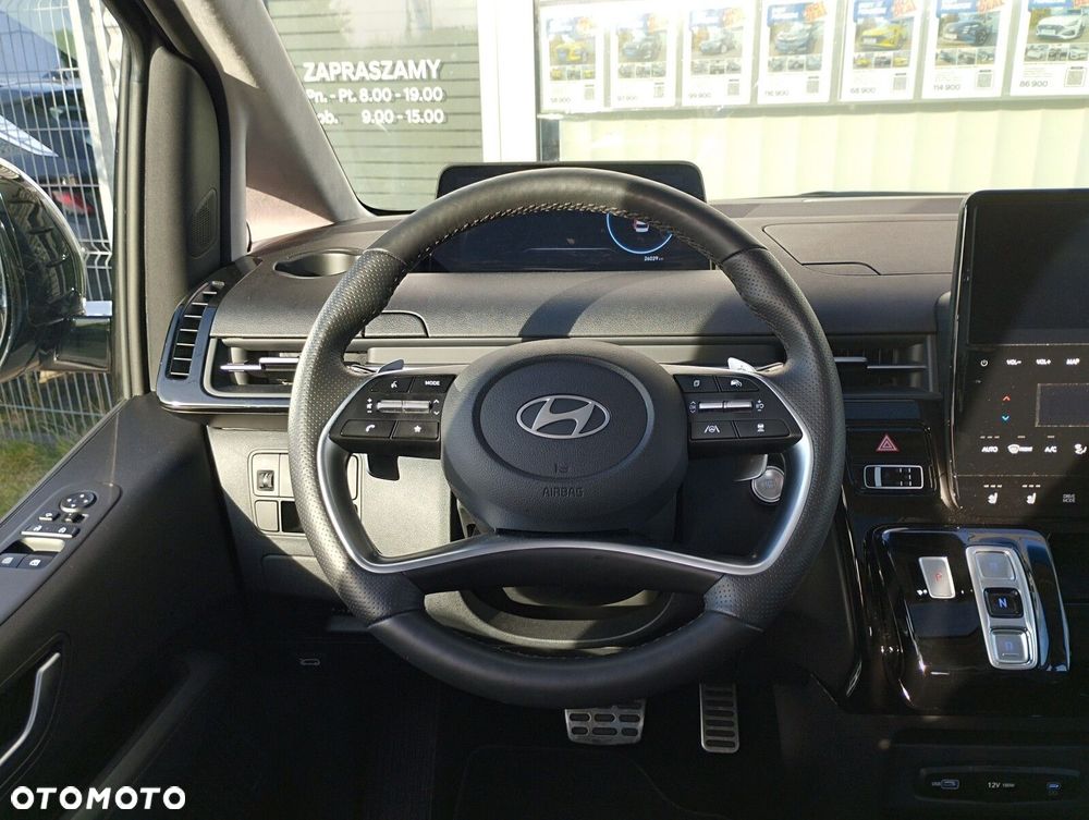 Hyundai Staria 1.6 T-GDI HEV Luxury - 3