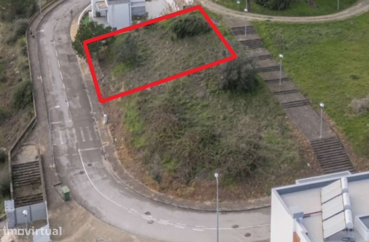 Terreno urbano de 420m² em Coimbra - Grande imagem: 2/7
