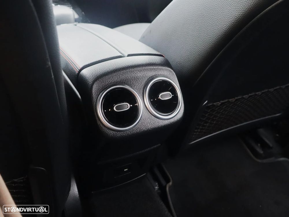 Mercedes-Benz A 250 e AMG Line - 38