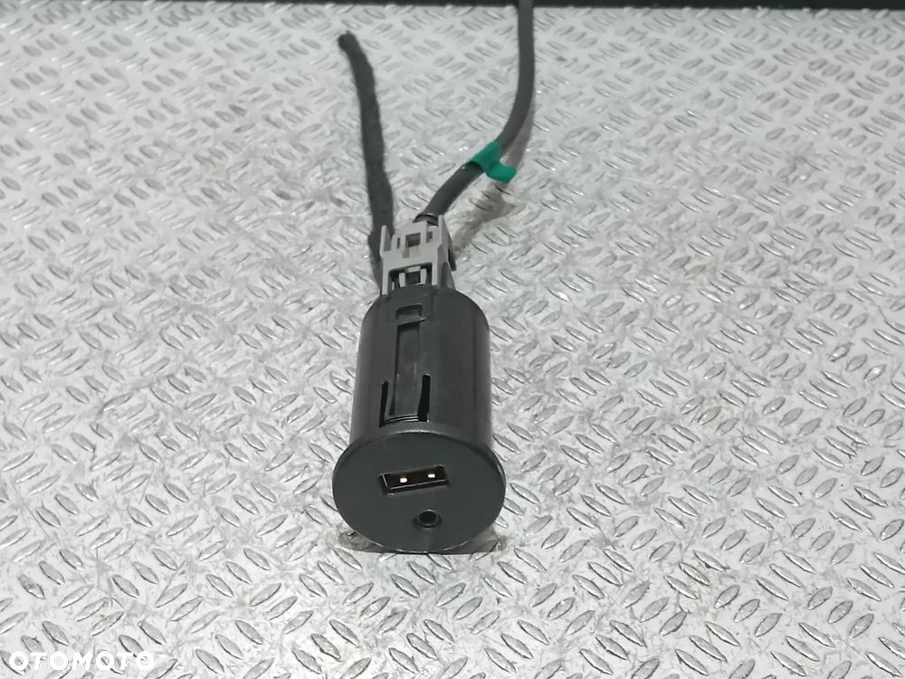 gniazdo USB/AUX Iveco Daily 2016 5802012270 - 1