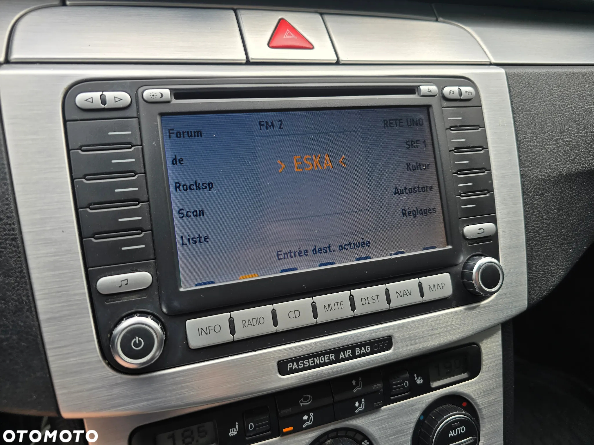 Volkswagen Passat Variant 2.0 TDI BlueMotion Technology Exclusive - 11