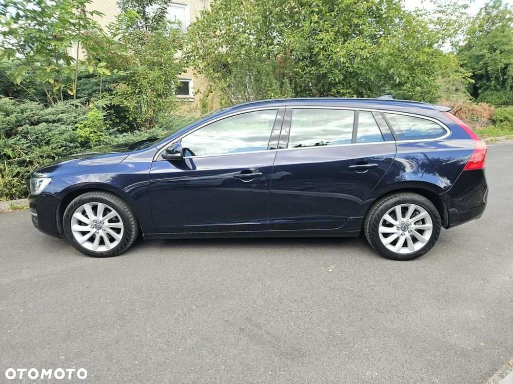 Volvo V60 D2 Geartronic Summum - 2