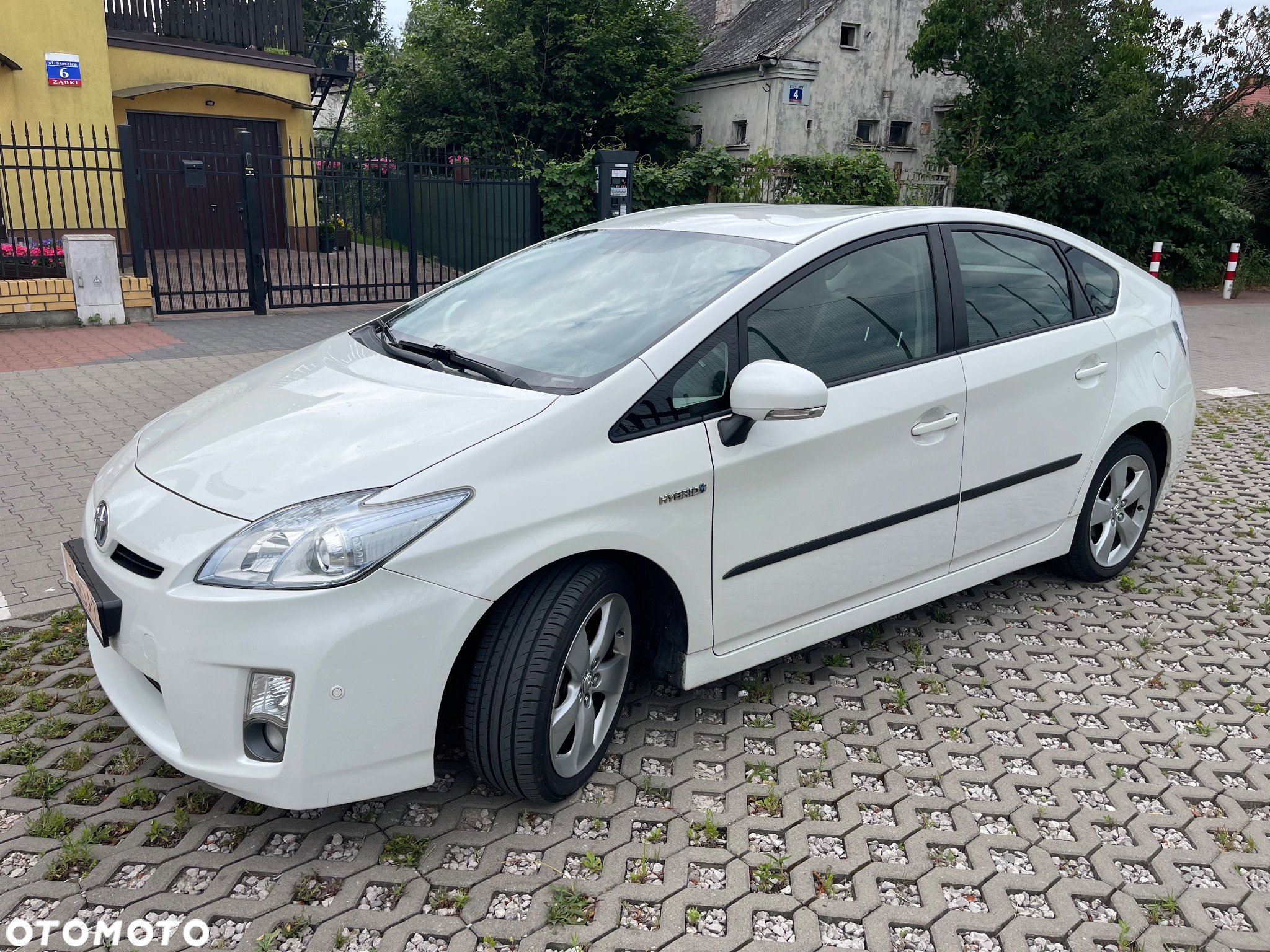 Toyota Prius 1.8 HSD Prestige - 3