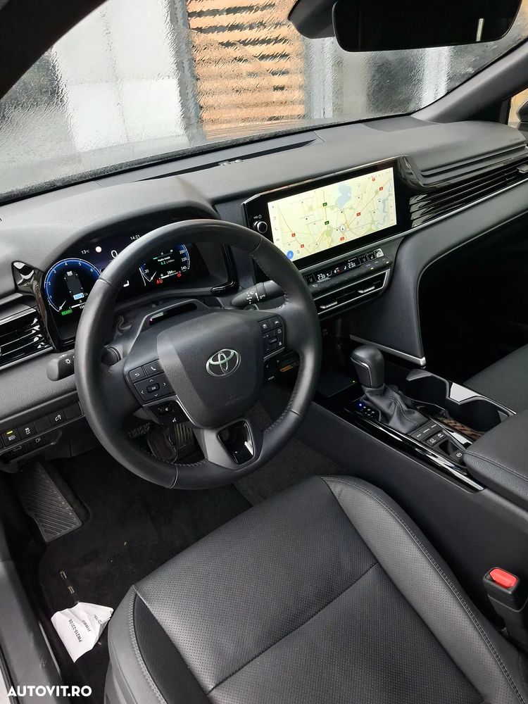 Toyota Camry - 11