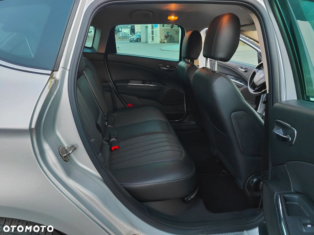 Lancia Delta 1.6 MJ Silver - 23