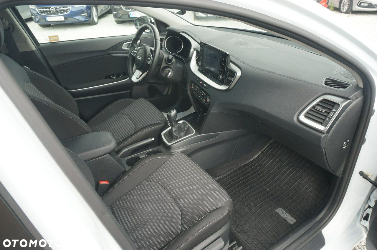 Kia Ceed 1.5 T-GDI M - 26