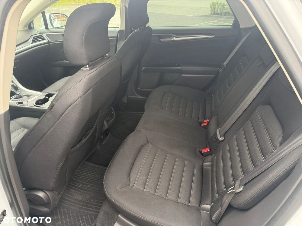 Ford Mondeo 2.0 TDCi Titanium PowerShift - 11