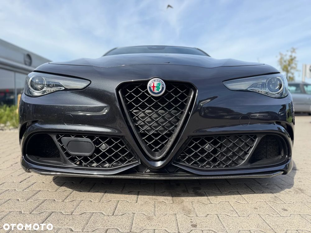 Alfa Romeo Giulia 2.9 V6 Bi-Turbo AT8 Quadrifoglio - 23