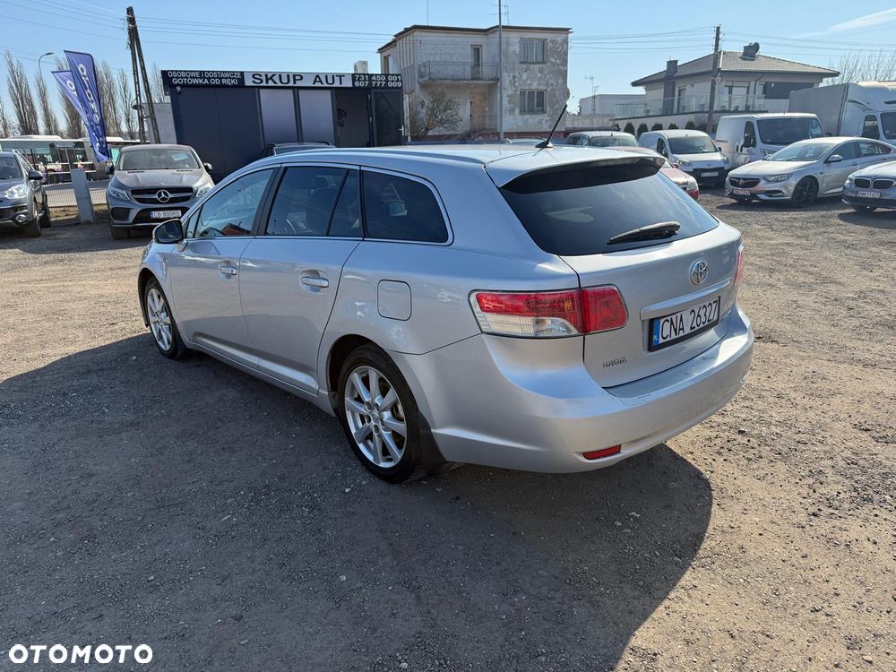 Toyota Avensis 2.2 D-4D Prestige - 4