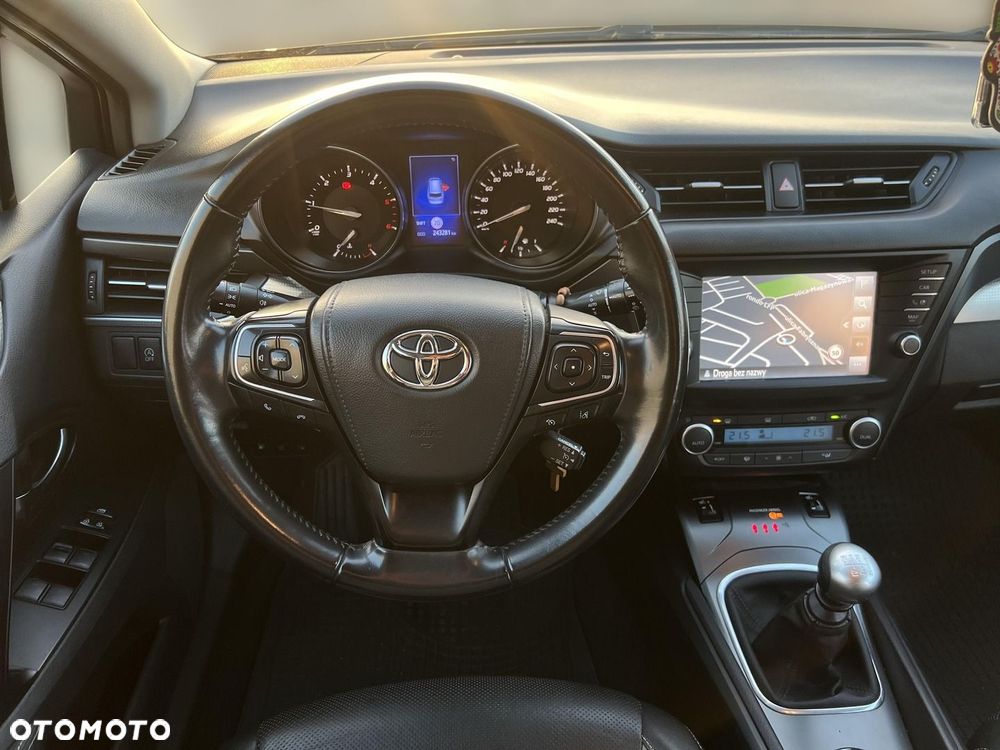 Toyota Avensis 2.0 D-4D Premium - 18