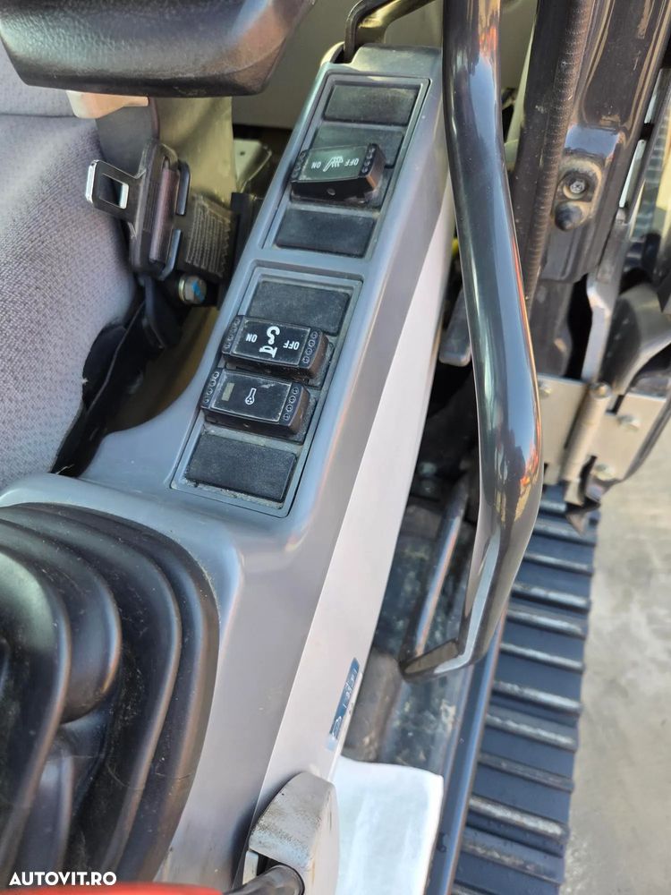 Hitachi ZX250LC-6, 2020, 4.294h, 28t, cupa NOUA 1,55mc, lant 95% bun doar 136h mars, Consum mediu 11l/h, 3 pompe hidr HITACHI, produs in JAPOANIA, inst picon pe brate, camera spate si laterale, Ad sapare 7,5m, posibil leasing, CA NOU-PROMOTIE 106.900 Eur - 10