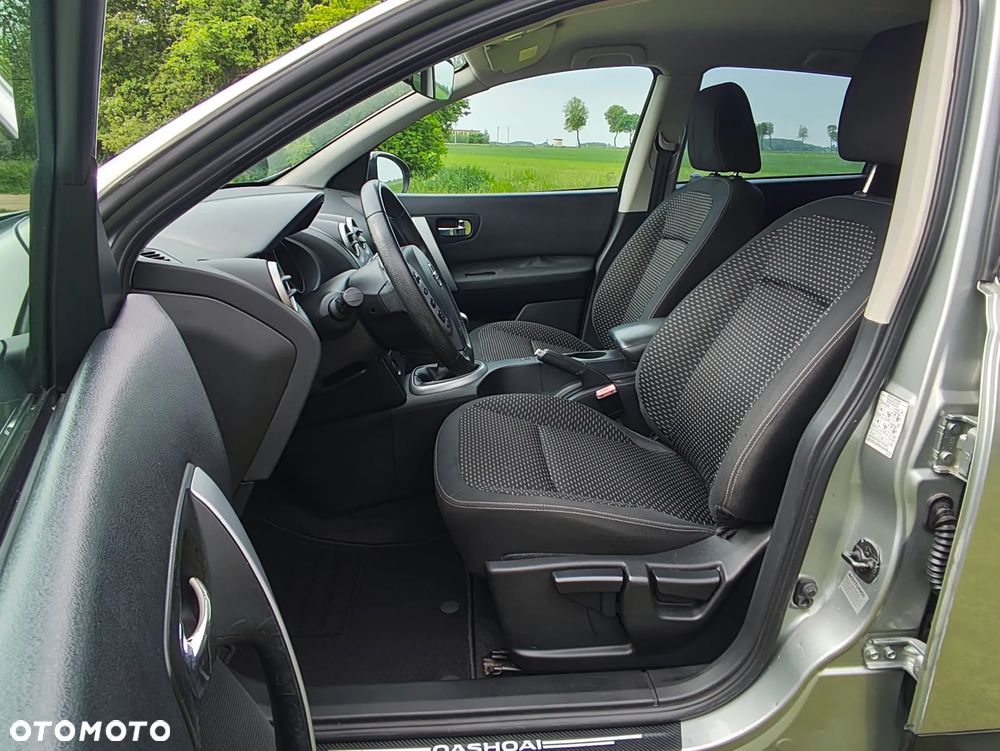 Nissan Qashqai 1.6 visia - 37