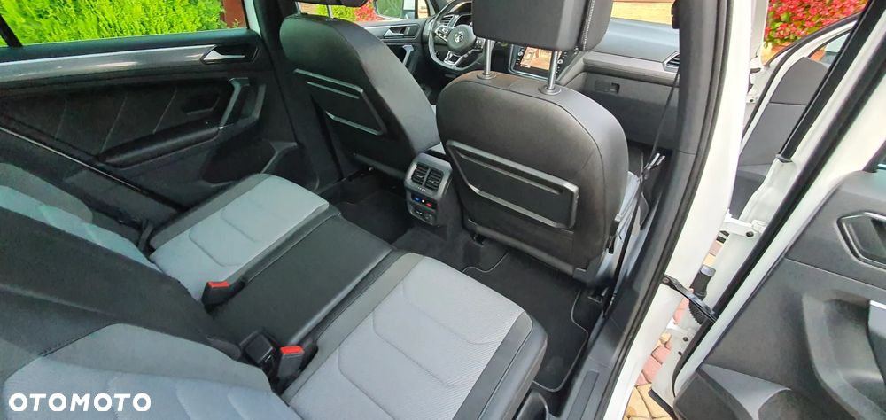 Volkswagen Tiguan 2.0 TDI SCR R-Line - 16