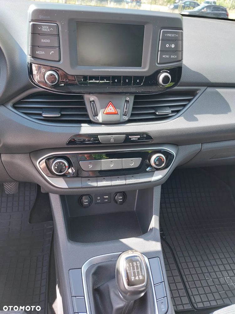 Hyundai i30 1.4 Classic + - 9