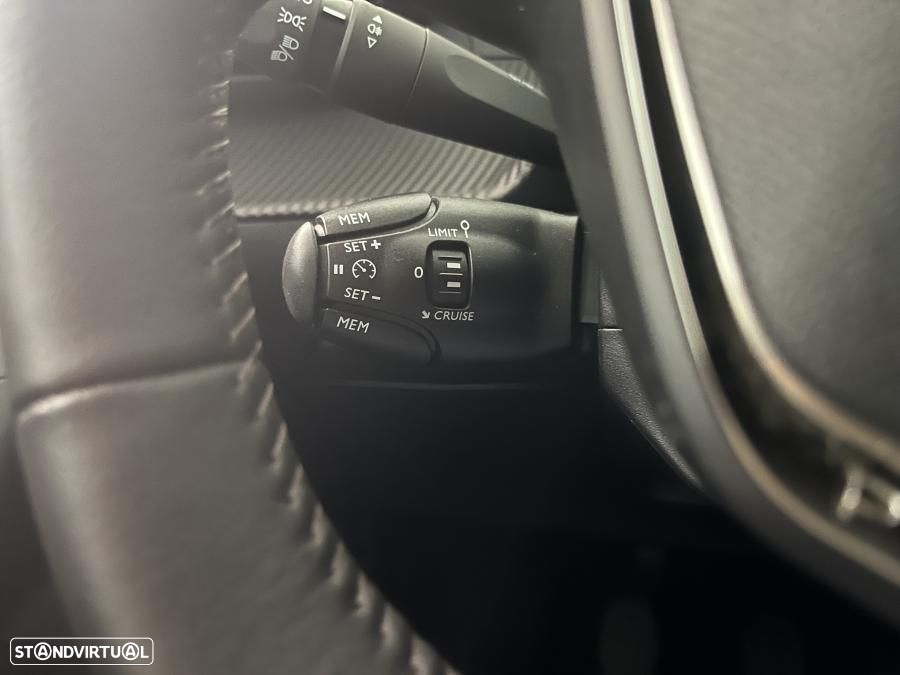 Peugeot 2008 1.2 PureTech Active Pack - 23