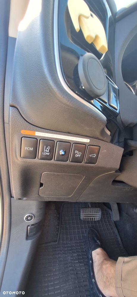 Mitsubishi Outlander - 12