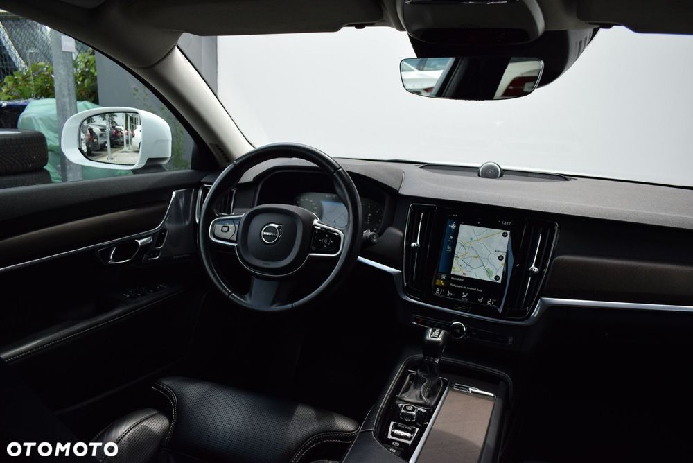 Volvo V90 Cross Country - 27